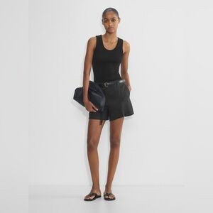 Aritzia Babaton Linen Blend Shorts / Black / Size 6
